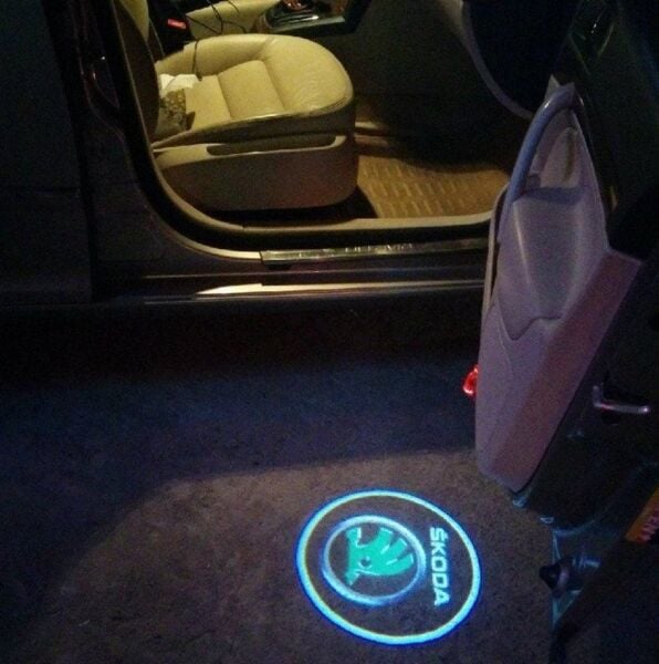 KAPI ALTI LOGO SKODA SUPER B